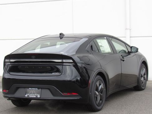 New 2026 Toyota Prius SE image 6