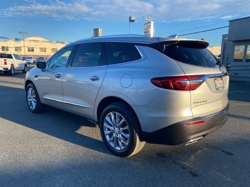 Used 2021 Buick Enclave Premium w/ Sun and Sites Package image 12