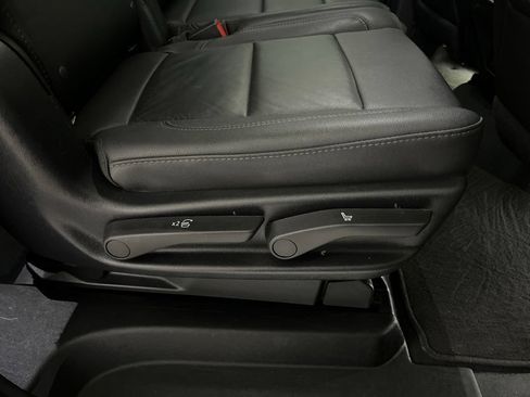 Used 2025 Chevrolet Suburban Z71 AWD/4WD image 58