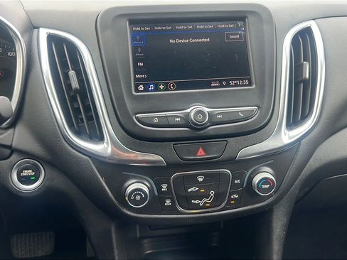 Used 2021 Chevrolet Equinox LT image 16