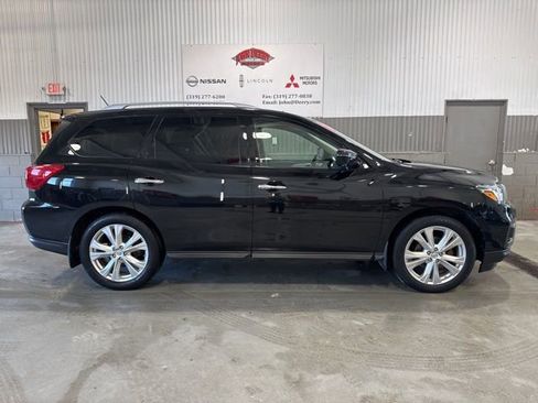Used 2018 Nissan Pathfinder SL w/ SL Premium Package image 3