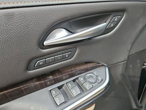 Certified 2025 Cadillac XT4 Premium Luxury image 22