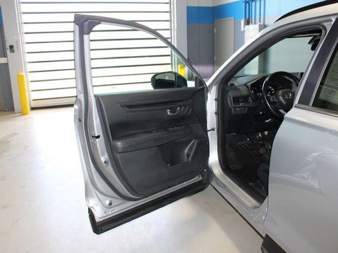 Used 2025 Honda CR-V Sport image 6