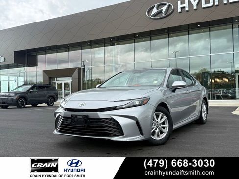 Used 2025 Toyota Camry LE FWD image 1