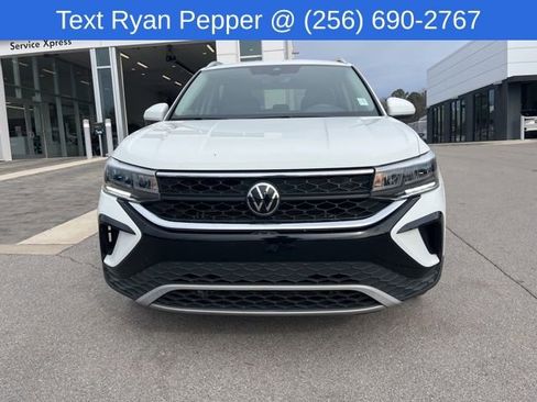 Used 2023 Volkswagen Taos SE image 2