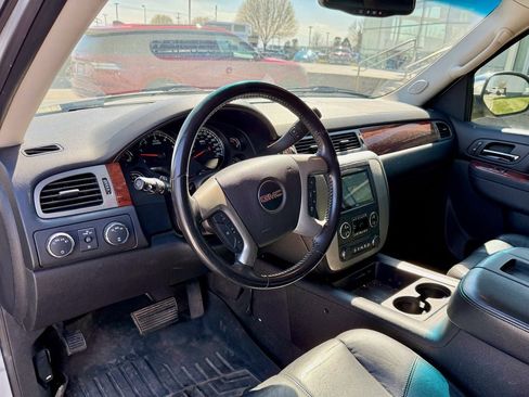 Used 2013 GMC Yukon XL SLT AWD/4WD image 9