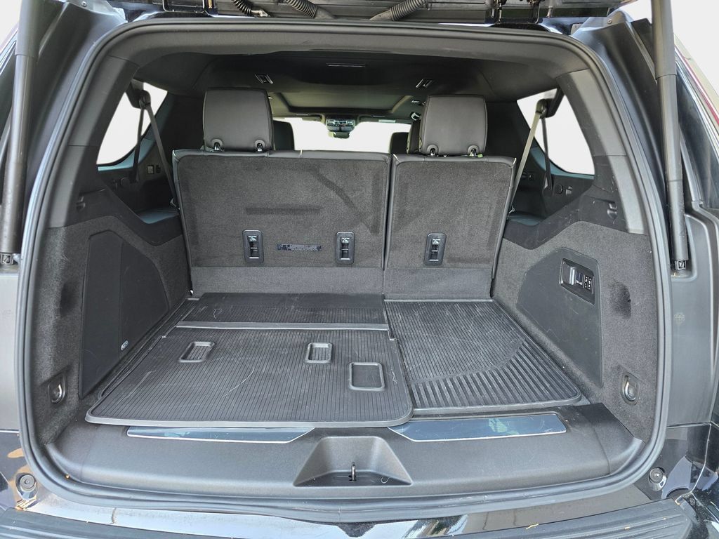 Used 2025 Cadillac Escalade ESV Sport w/ Touring Package AWD/4WD image 14