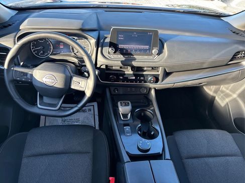 Certified 2025 Nissan Rogue SV image 21