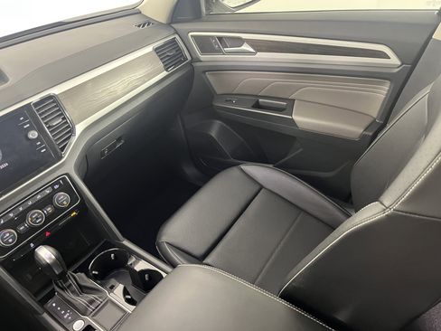 Used 2023 Volkswagen Atlas SE image 11