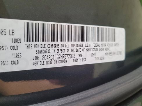 Used 2017 Chrysler Pacifica Touring-L Plus w/ Tire & Wheel Group FWD image 33