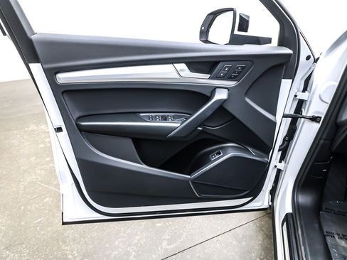 Used 2024 Audi Q5 2.0T Premium w/ Summer of Audi Package image 21