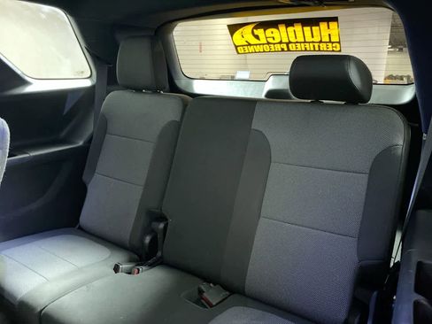 Used 2022 Chevrolet Traverse LT image 25