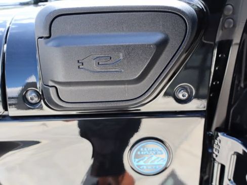 Used 2024 Jeep Wrangler Unlimited Rubicon 4xe AWD/4WD image 44