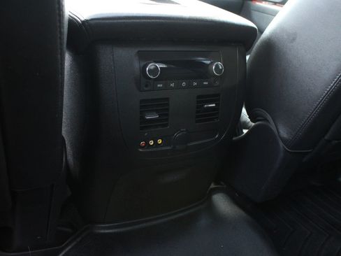Used 2013 Chevrolet Avalanche LTZ AWD/4WD image 21