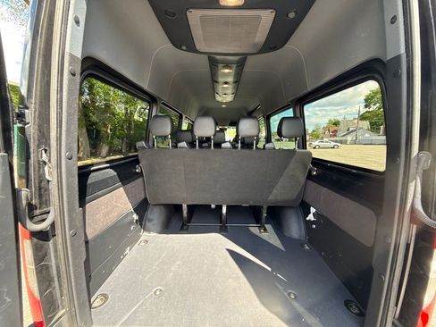 Used 2024 Mercedes-Benz Sprinter 2500 image 28