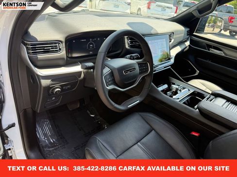 Used 2025 Jeep Wagoneer L Series III image 32