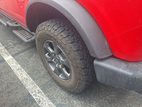 Used 2023 Ford Bronco 4-Door image 8