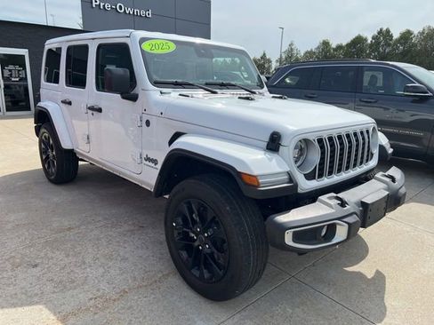 Certified 2025 Jeep Wrangler Unlimited Sahara w/ Safety Group AWD/4WD image 1