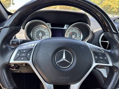 Used 2015 Mercedes-Benz SL 550 image 24