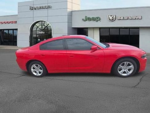 Used 2022 Dodge Charger SXT RWD image 9