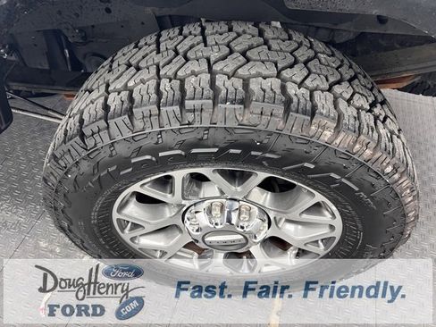 Used 2021 Ford F250 Lariat w/ FX4 Off-Road Package image 18