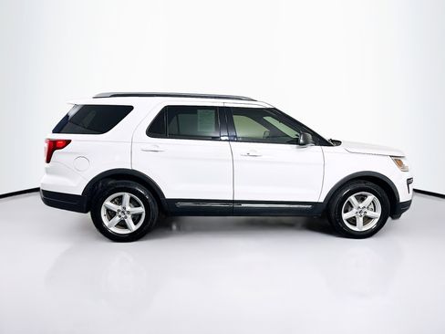 Used 2019 Ford Explorer XLT FWD image 10