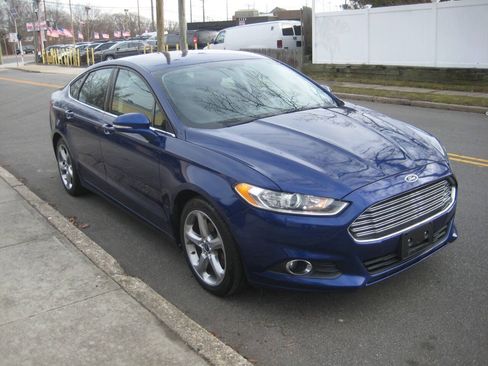 Used 2014 Ford Fusion SE w/ Equipment Group 201A FWD image 2