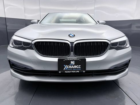 Used 2018 BMW 530i xDrive w/ Premium Package AWD/4WD image 2
