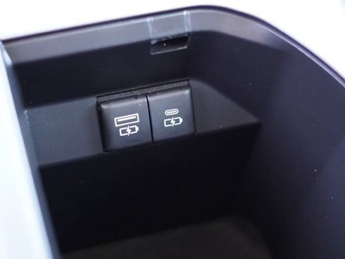 Used 2023 Toyota Camry XLE FWD image 34