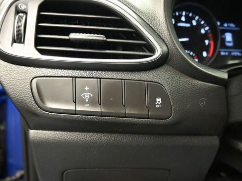 Used 2018 Hyundai Elantra GT image 25