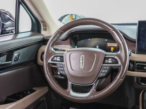 Used 2023 Lincoln Nautilus Reserve w/ Monochromatic Package AWD/4WD image 12