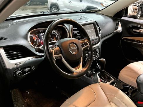 Used 2016 Jeep Cherokee Latitude w/ Comfort/Convenience Group image 18