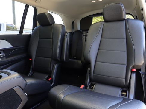 Used 2020 Mercedes-Benz GLS 450 4MATIC image 10