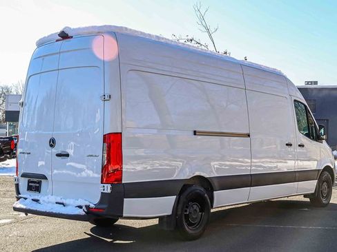 Used 2024 Mercedes-Benz Sprinter 2500 w/ Acoustic Package image 6