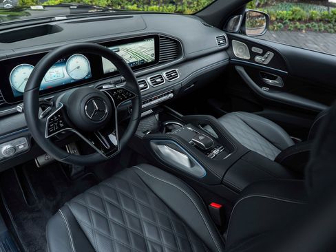 Used 2025 Mercedes-Benz Maybach GLS 600 Maybach GLS 600 image 24