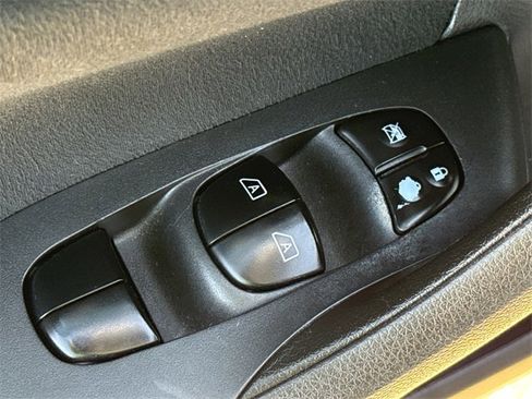 Used 2015 Nissan Altima 2.5 SV w/ Convenience Package image 19