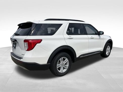 Used 2024 Ford Explorer XLT w/ Equipment Group 202A AWD/4WD image 4