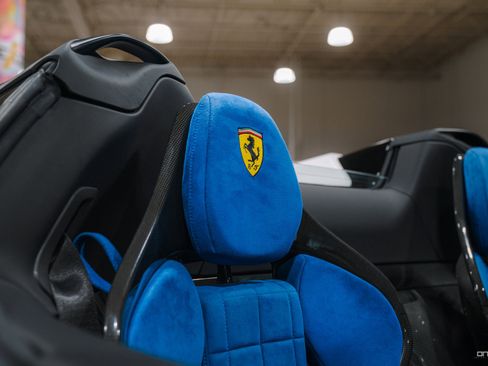 Used 2022 Ferrari SF90 Spider image 7