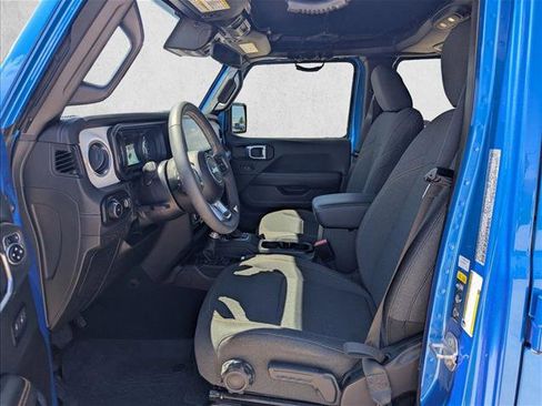 Used 2024 Jeep Wrangler Sahara image 10