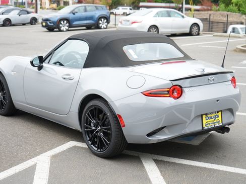 New 2026 MAZDA MX-5 Miata Club w/ Interior Package RWD image 6