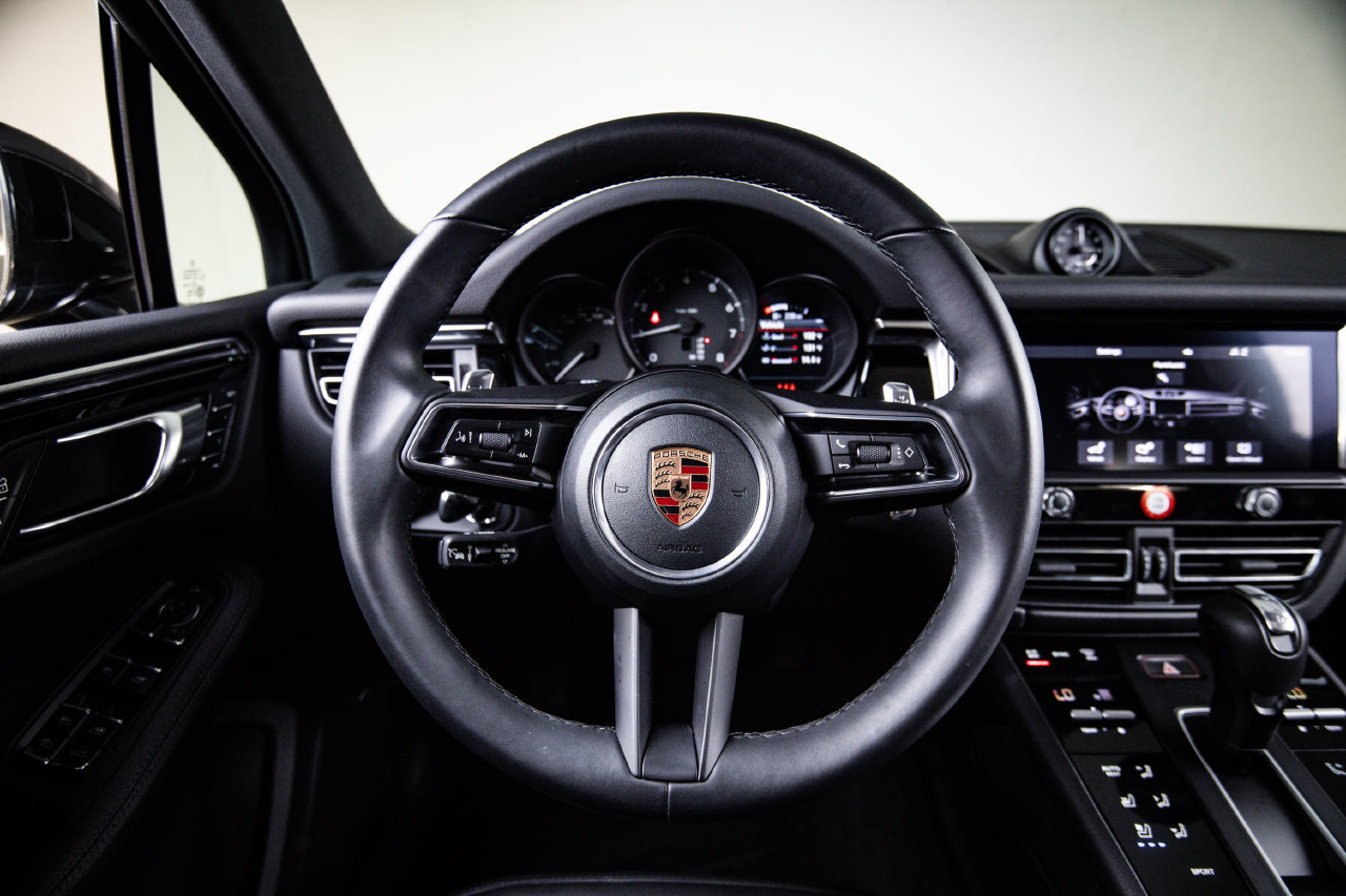 Certified 2026 Porsche Macan AWD/4WD image 26