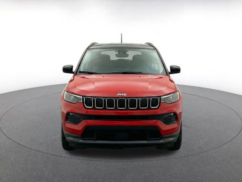 Used 2025 Jeep Compass Limited AWD/4WD image 2