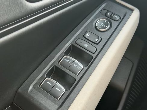 Used 2025 Honda Accord SE image 28