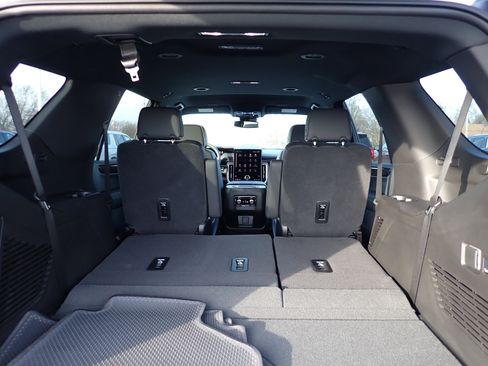 New 2026 GMC Yukon Elevation image 8