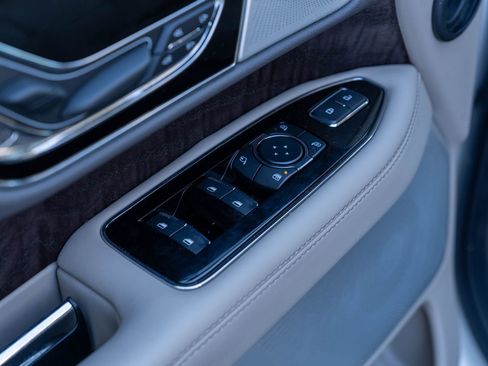 Used 2024 Lincoln Navigator Reserve image 17