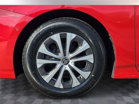 Used 2022 Toyota Prius LE image 7