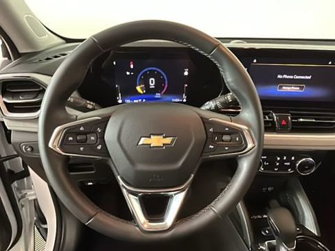 Used 2024 Chevrolet TrailBlazer LT w/ Convenience Package AWD/4WD image 14