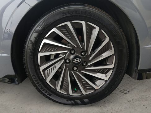 Certified 2025 Hyundai Sonata Limited image 14