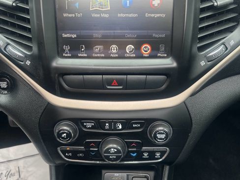 Used 2015 Jeep Cherokee Limited image 14