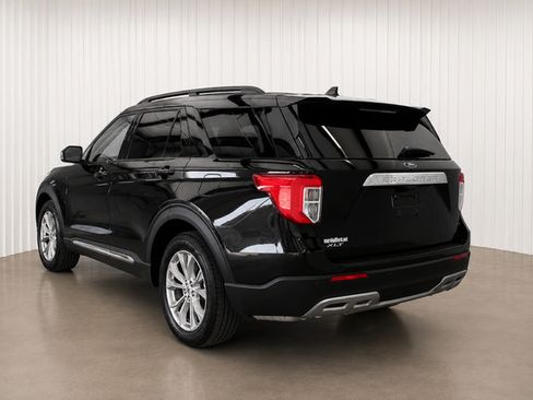Used 2023 Ford Explorer XLT w/ Equipment Group 202A RWD image 6